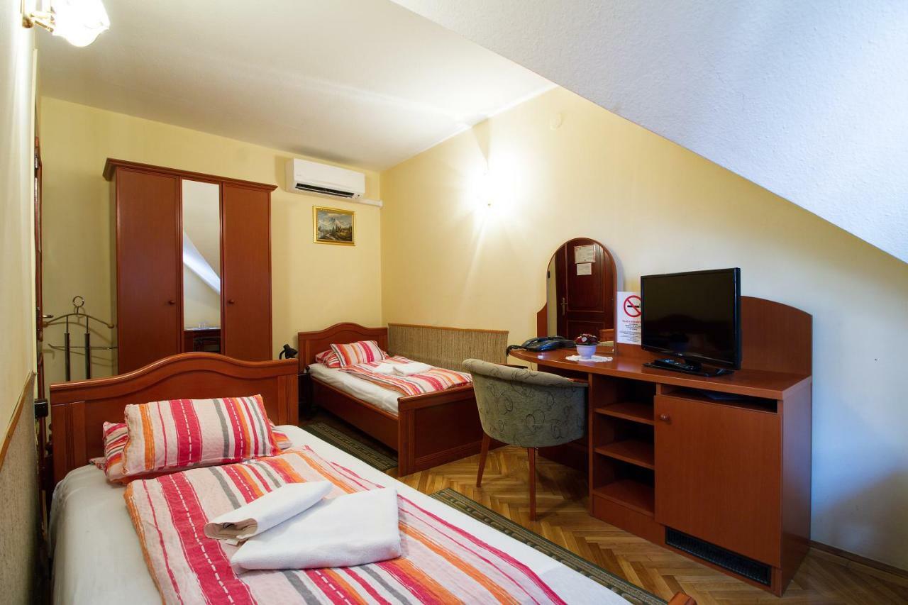 Bed and Breakfast Kertesz Panzio Győr Zewnętrze zdjęcie