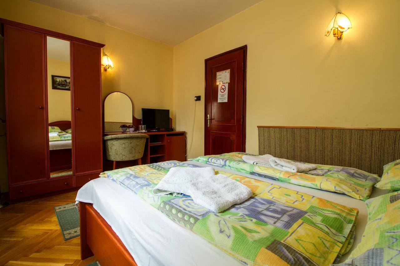 Bed and Breakfast Kertesz Panzio Győr Zewnętrze zdjęcie