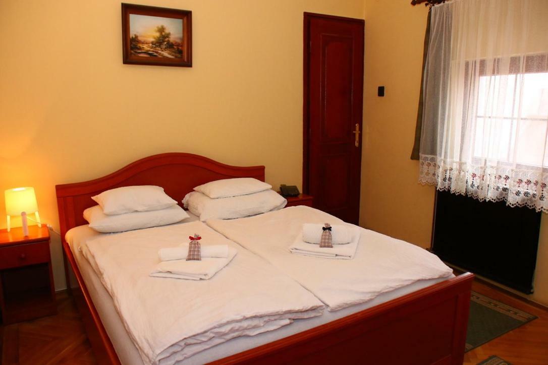 Bed and Breakfast Kertesz Panzio Győr Zewnętrze zdjęcie